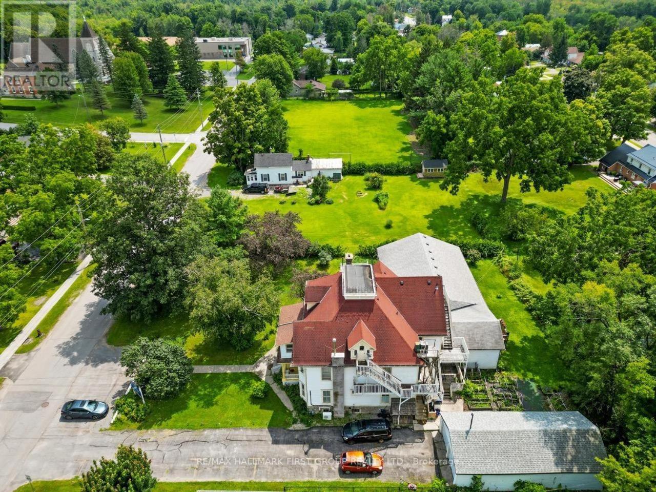 Marmora And Lake Inn And Victorian Diner Exterior photo